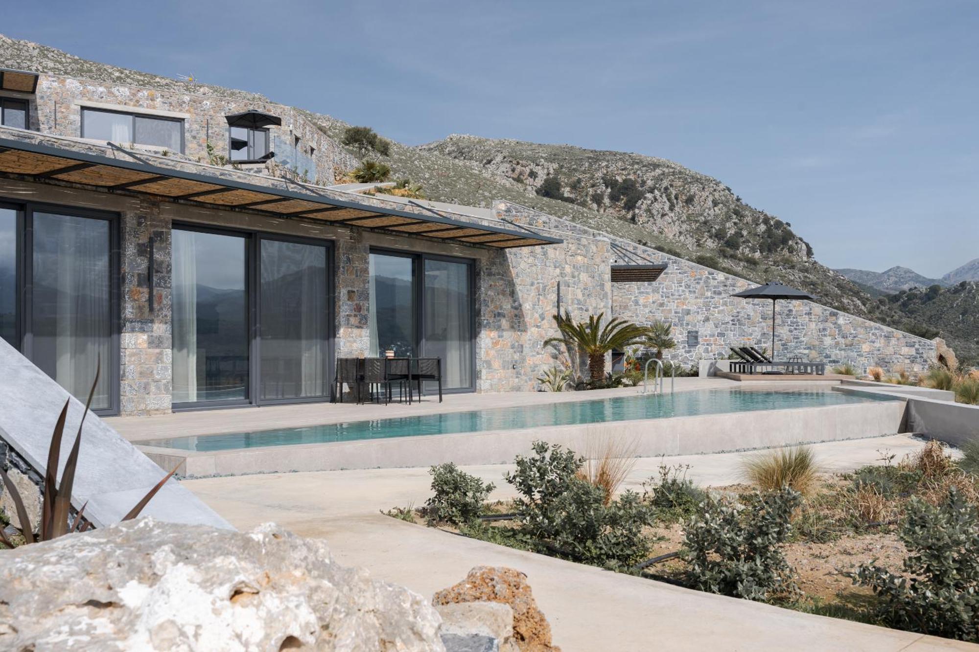 Neromai Cave Luxury Villas Koxare Room photo